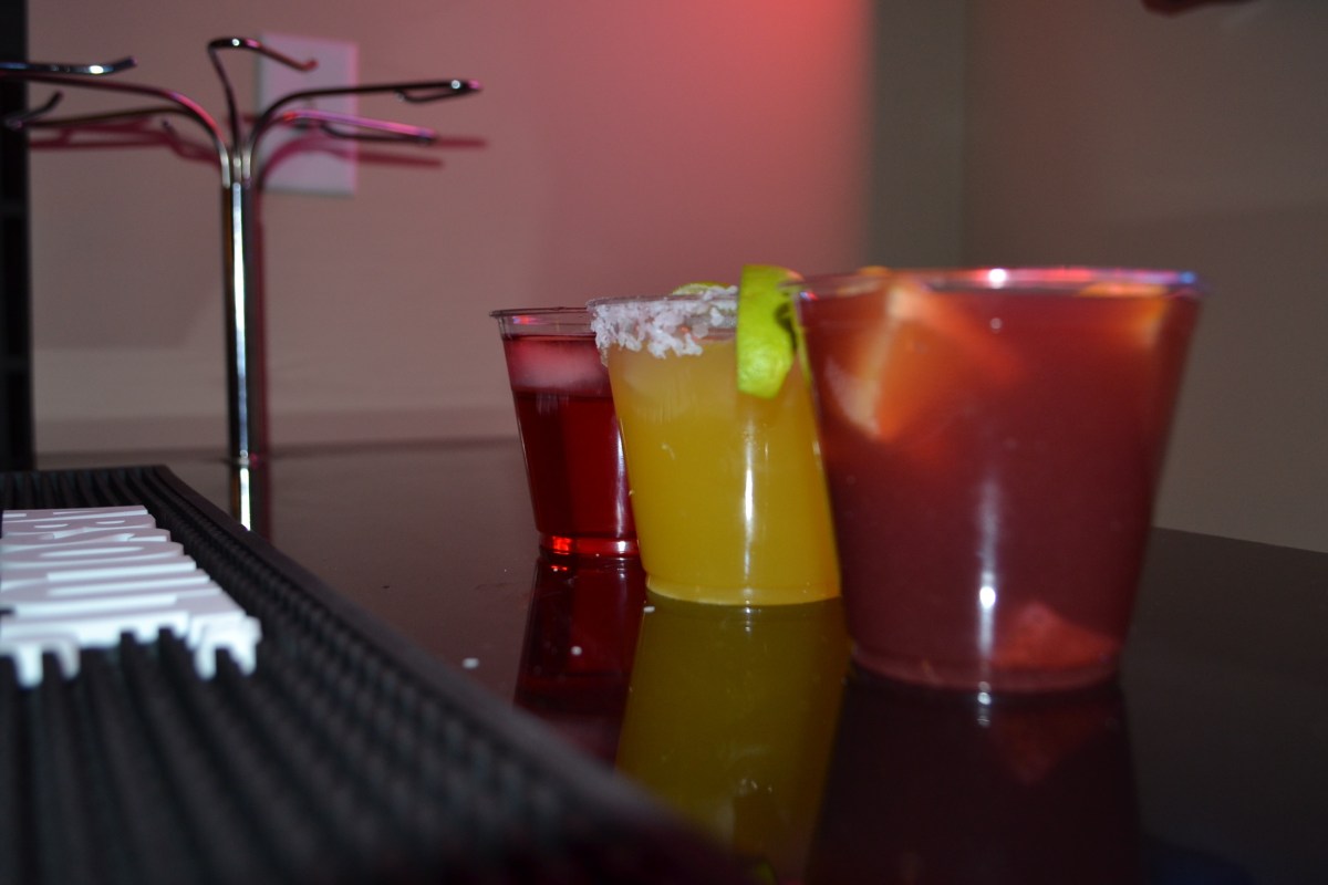 Memphis private bartender mixed drinks and juice Collierville bartending service