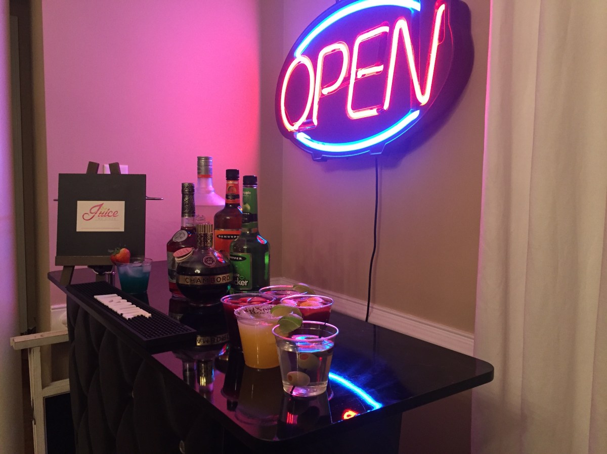 Juice by Lissa Memphis private bartender mixed drinks and juice Collierville bartending service
